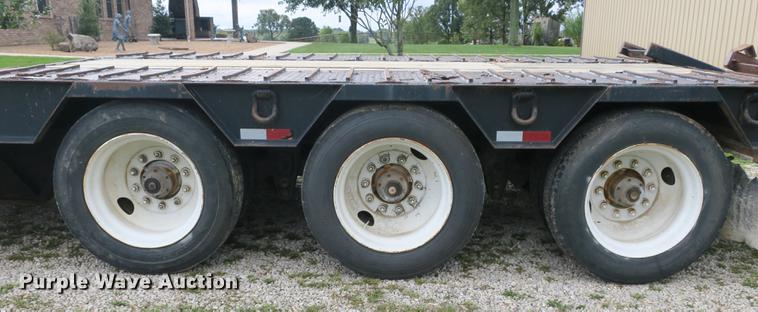 image for item DB8966 2007 Viking drop deck trailer