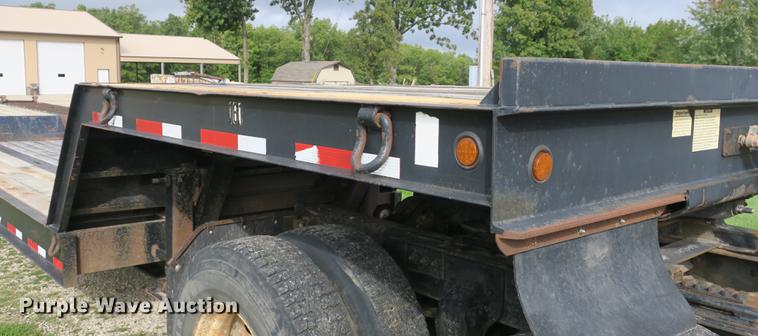 image for item DB8966 2007 Viking drop deck trailer