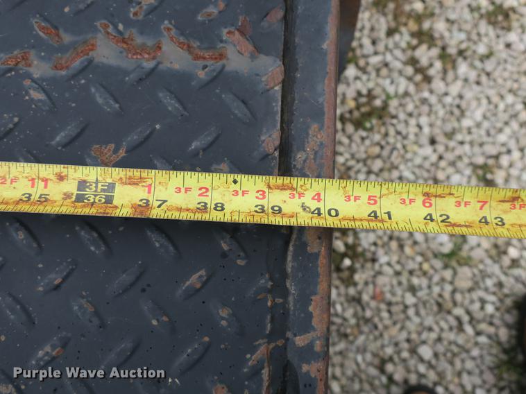 image for item DB8966 2007 Viking drop deck trailer