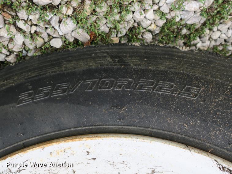 image for item DB8966 2007 Viking drop deck trailer