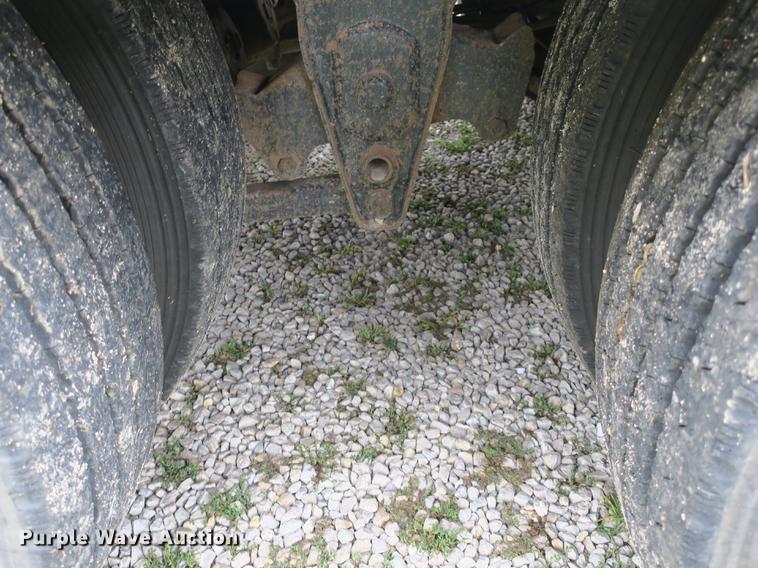 image for item DB8966 2007 Viking drop deck trailer