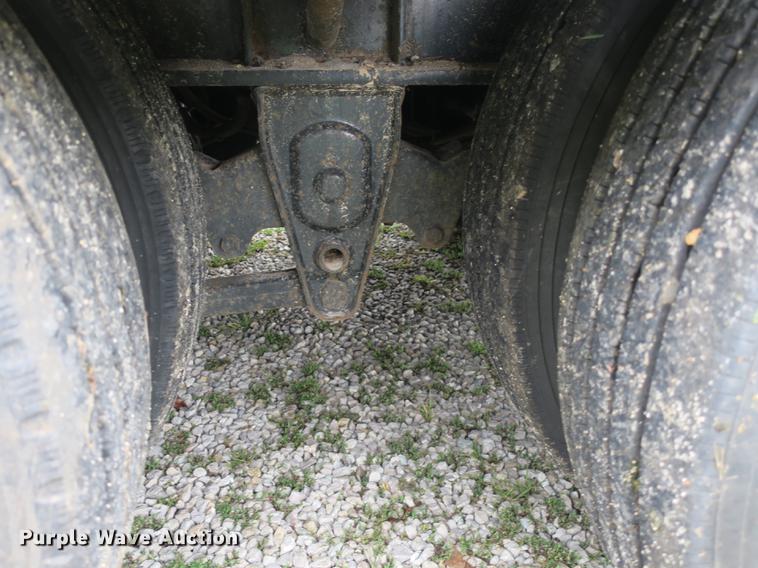 image for item DB8966 2007 Viking drop deck trailer