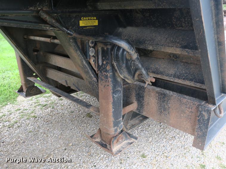 image for item DB8966 2007 Viking drop deck trailer