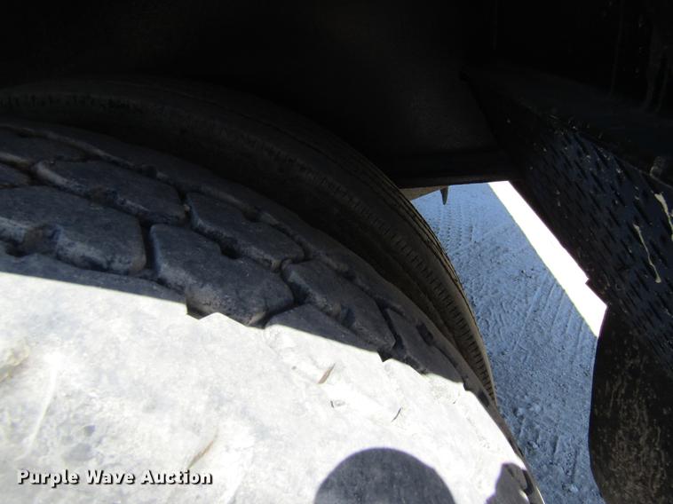 image for item DC7899 2007 Neville DD53 drop deck oilfield trailer