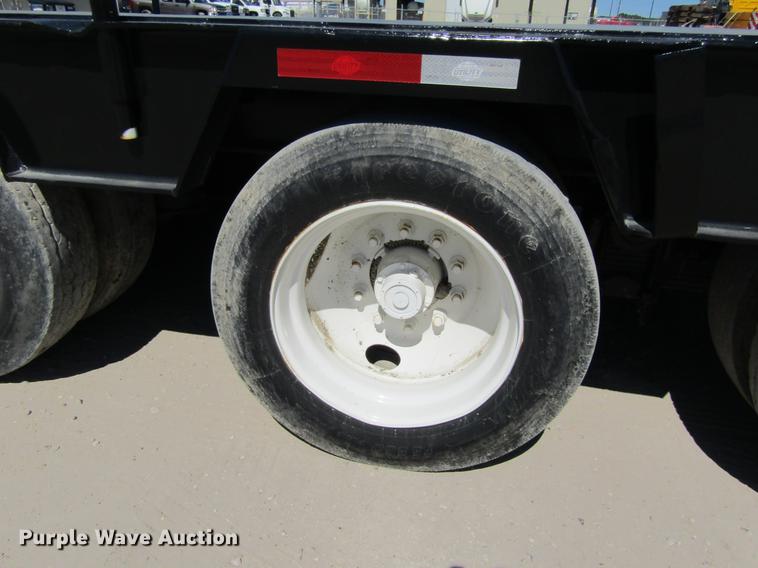 image for item DC7899 2007 Neville DD53 drop deck oilfield trailer