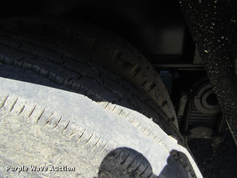 image for item DC7899 2007 Neville DD53 drop deck oilfield trailer