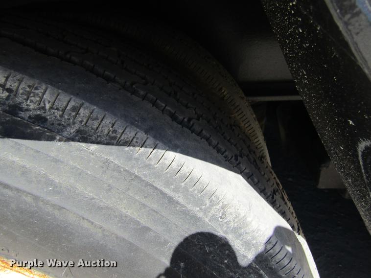 image for item DC7899 2007 Neville DD53 drop deck oilfield trailer