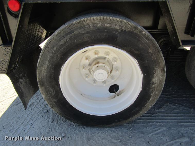 image for item DC7899 2007 Neville DD53 drop deck oilfield trailer