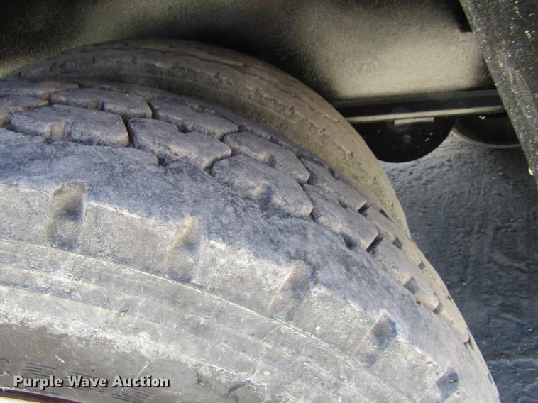 image for item DC7899 2007 Neville DD53 drop deck oilfield trailer