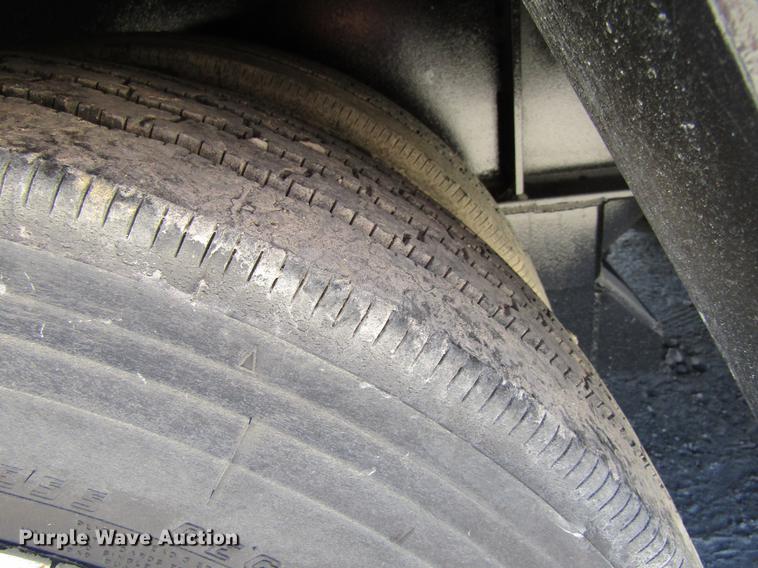 image for item DC7899 2007 Neville DD53 drop deck oilfield trailer