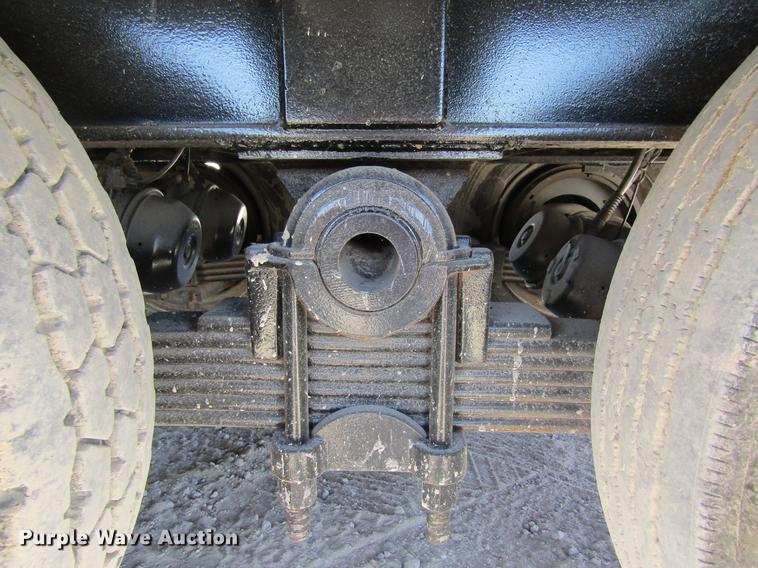 image for item DC7899 2007 Neville DD53 drop deck oilfield trailer