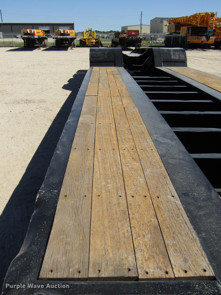 image for item DC7900 2007 Fontaine TH55-26-60 lowboy equipment trailer