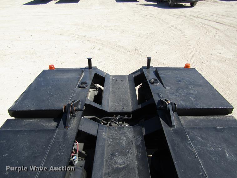 image for item DC7900 2007 Fontaine TH55-26-60 lowboy equipment trailer