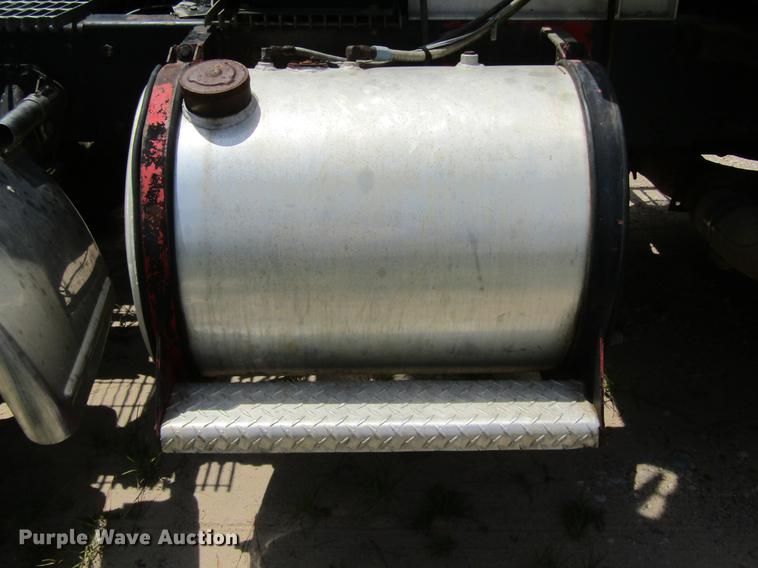 image for item DC7903 1987 Peterbilt 379 semi truck