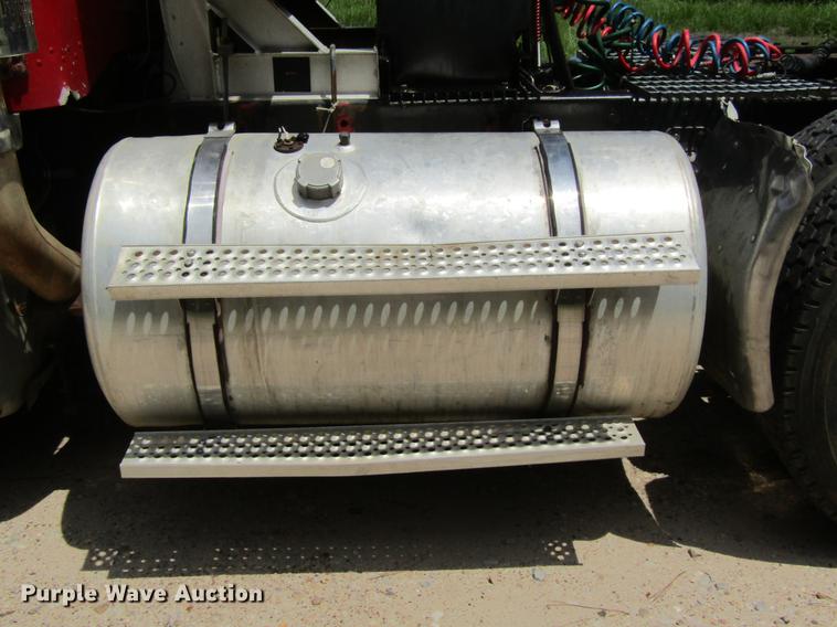 image for item DC7903 1987 Peterbilt 379 semi truck