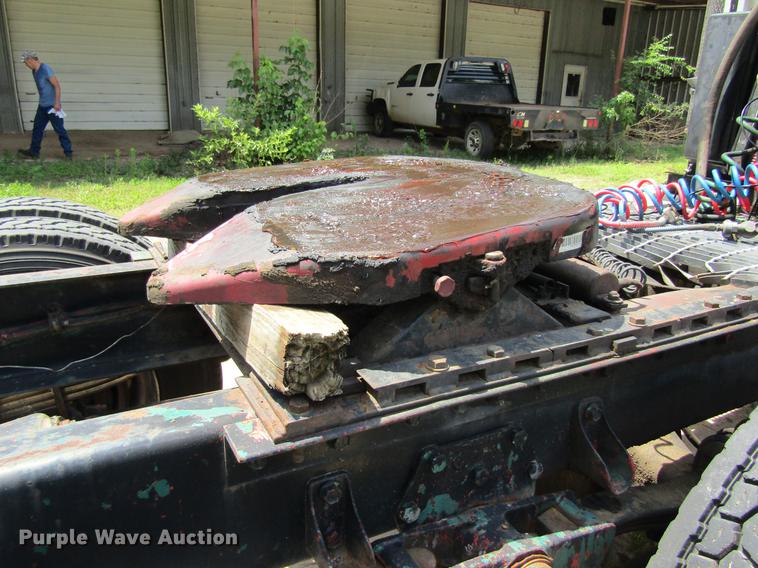 image for item DC7903 1987 Peterbilt 379 semi truck