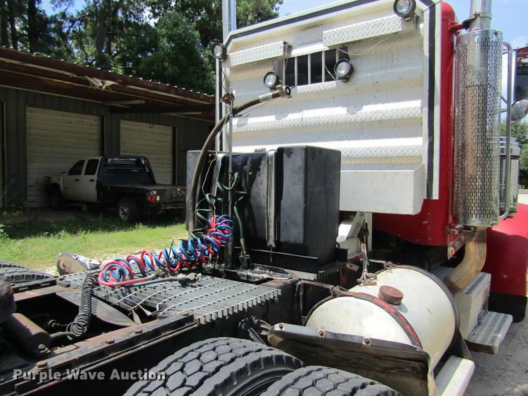 image for item DC7903 1987 Peterbilt 379 semi truck