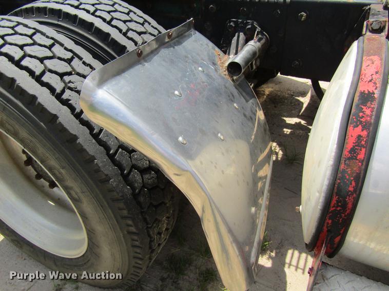 image for item DC7903 1987 Peterbilt 379 semi truck