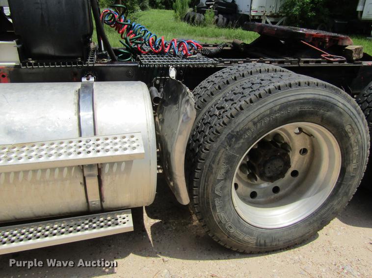 image for item DC7903 1987 Peterbilt 379 semi truck