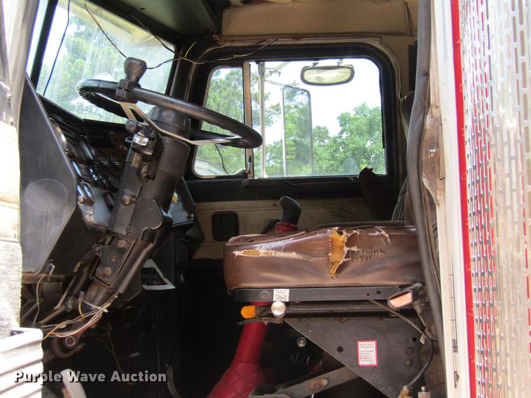 image for item DC7903 1987 Peterbilt 379 semi truck