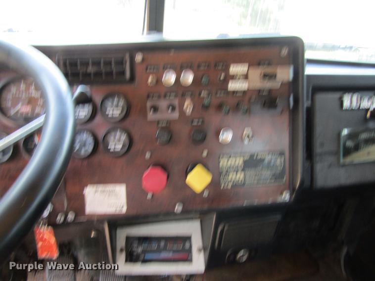 image for item DC7903 1987 Peterbilt 379 semi truck