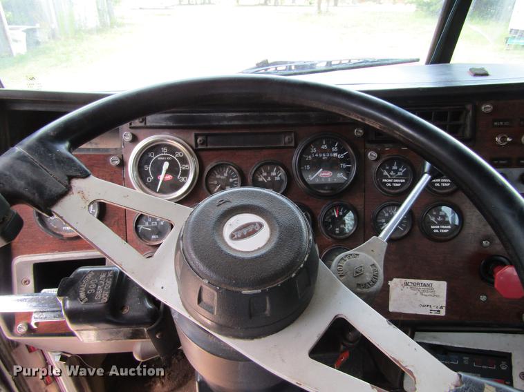 image for item DC7903 1987 Peterbilt 379 semi truck