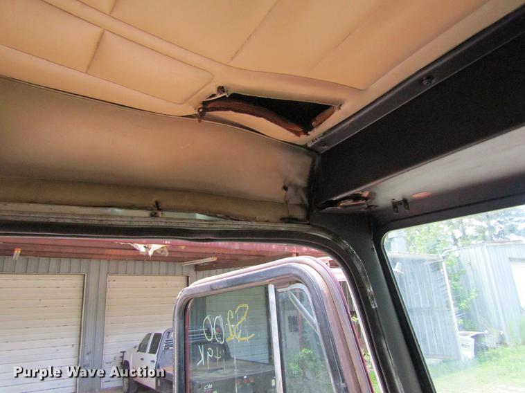 image for item DC7903 1987 Peterbilt 379 semi truck