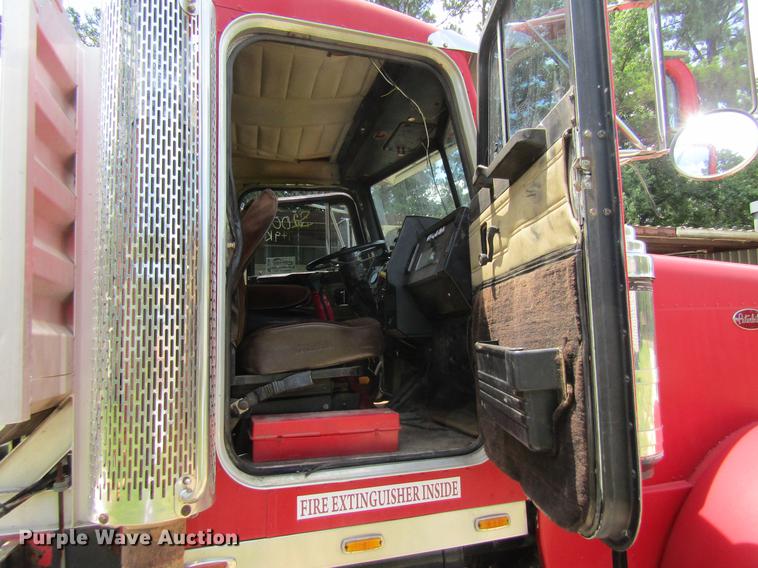 image for item DC7903 1987 Peterbilt 379 semi truck