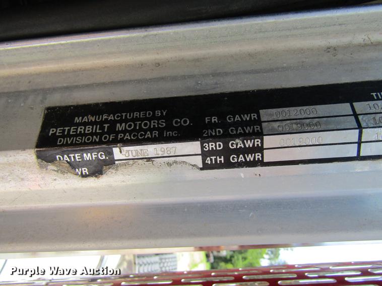 image for item DC7903 1987 Peterbilt 379 semi truck