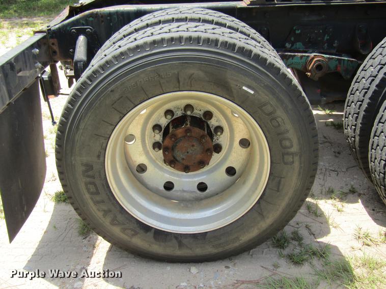 image for item DC7903 1987 Peterbilt 379 semi truck