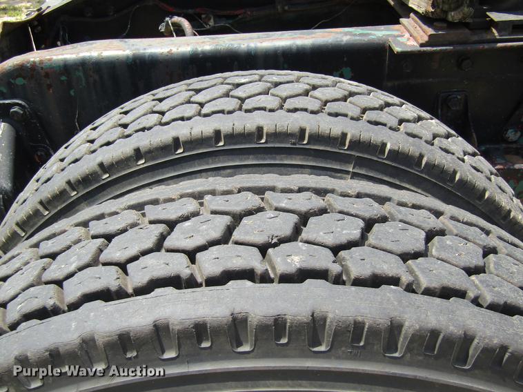 image for item DC7903 1987 Peterbilt 379 semi truck