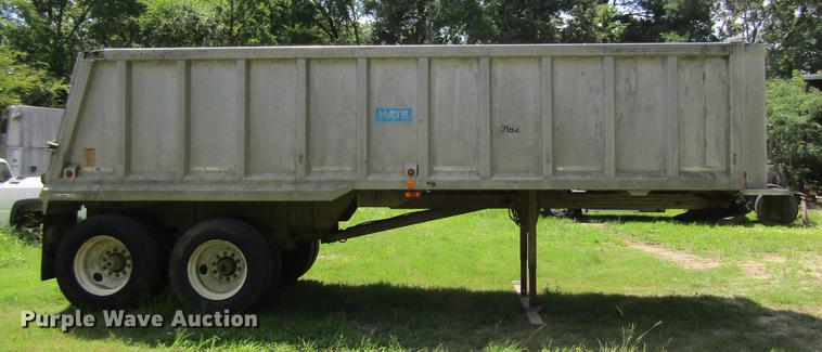 image for item DC7905 1998 Mate 26 end dump trailer