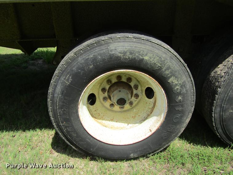 image for item DC7905 1998 Mate 26 end dump trailer