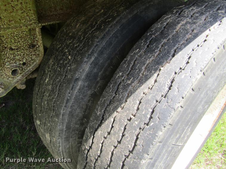 image for item DC7905 1998 Mate 26 end dump trailer