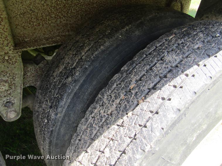 image for item DC7905 1998 Mate 26 end dump trailer