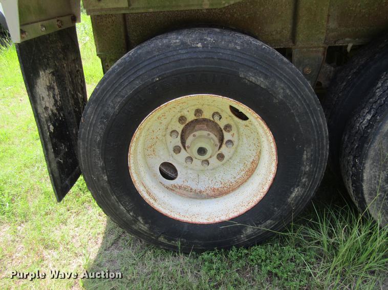 image for item DC7905 1998 Mate 26 end dump trailer