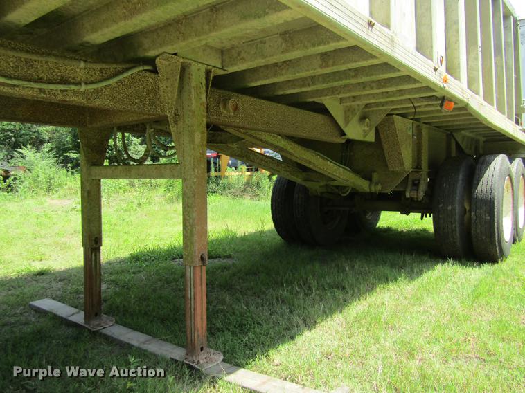 image for item DC7905 1998 Mate 26 end dump trailer