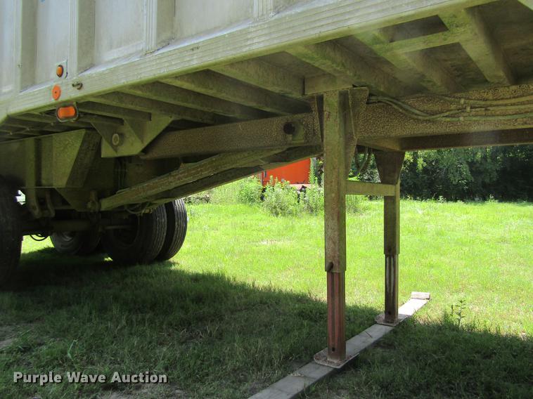 image for item DC7905 1998 Mate 26 end dump trailer