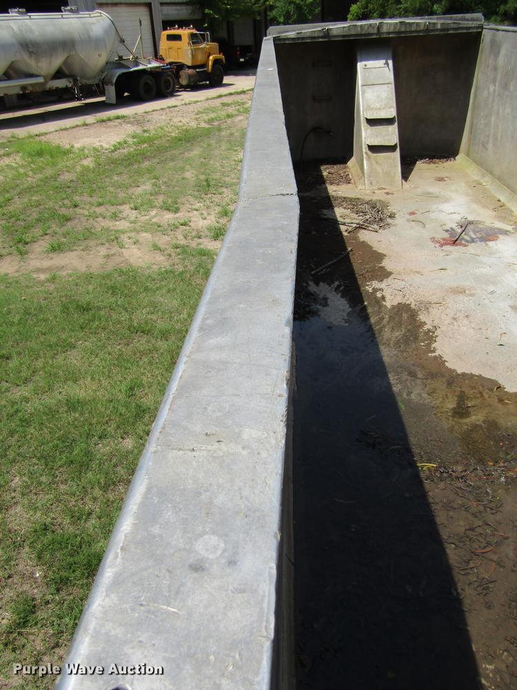 image for item DC7905 1998 Mate 26 end dump trailer