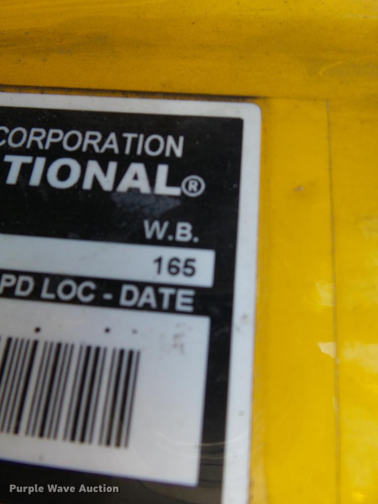 image for item DD2470 2005 International 8600 semi truck