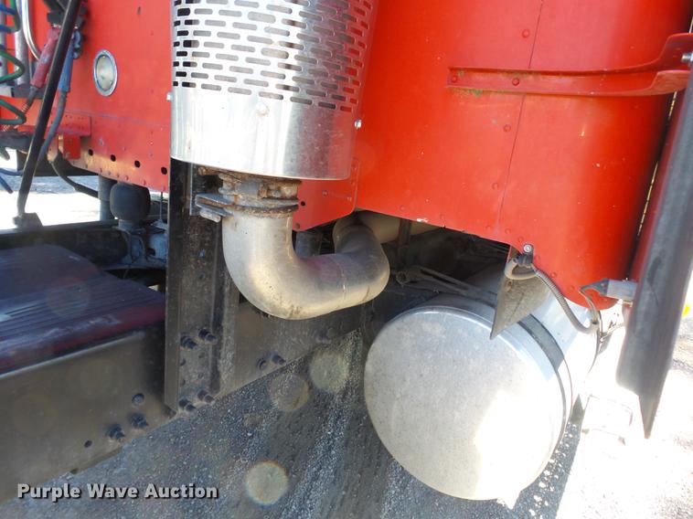 image for item DD2484 2006 Freightliner Columbia semi truck