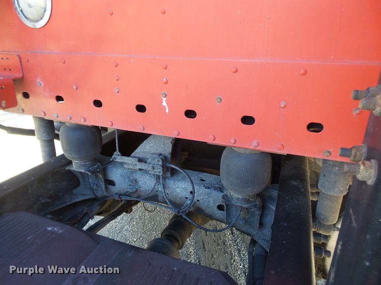 image for item DD2484 2006 Freightliner Columbia semi truck