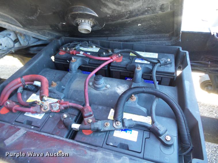 image for item DD2484 2006 Freightliner Columbia semi truck