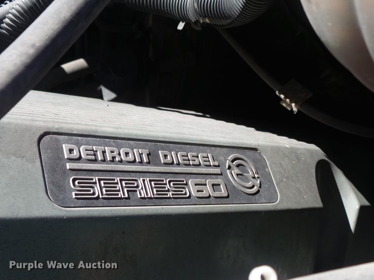 image for item DD2484 2006 Freightliner Columbia semi truck