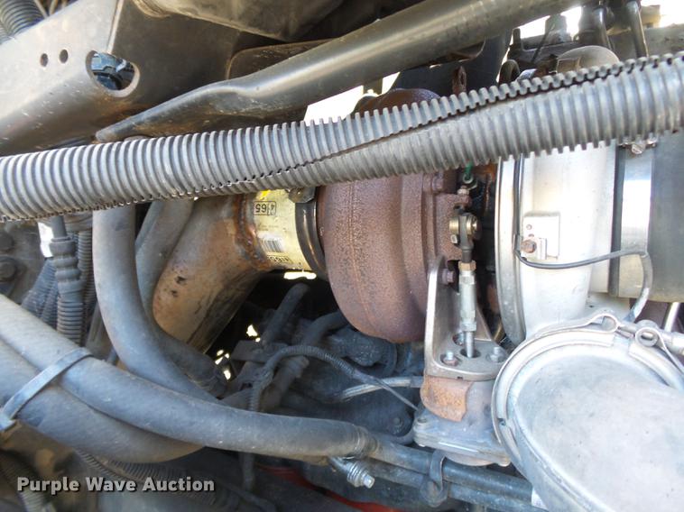 image for item DD2484 2006 Freightliner Columbia semi truck