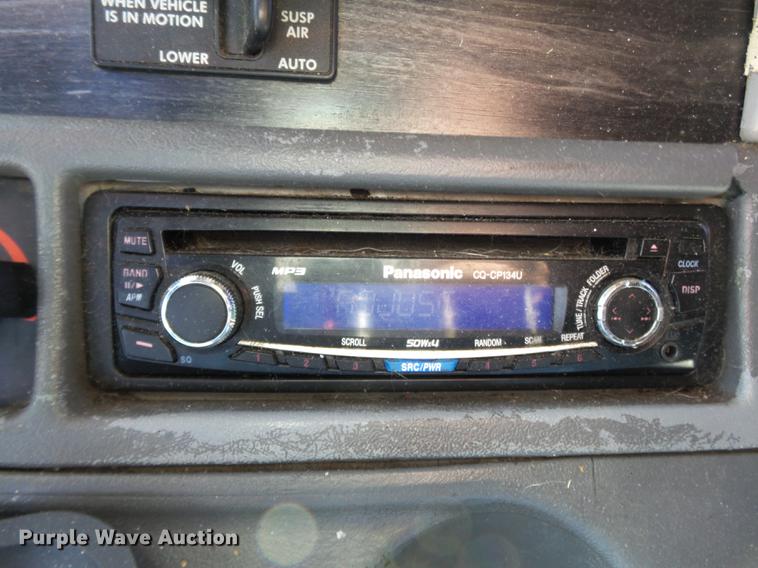 image for item DD2484 2006 Freightliner Columbia semi truck