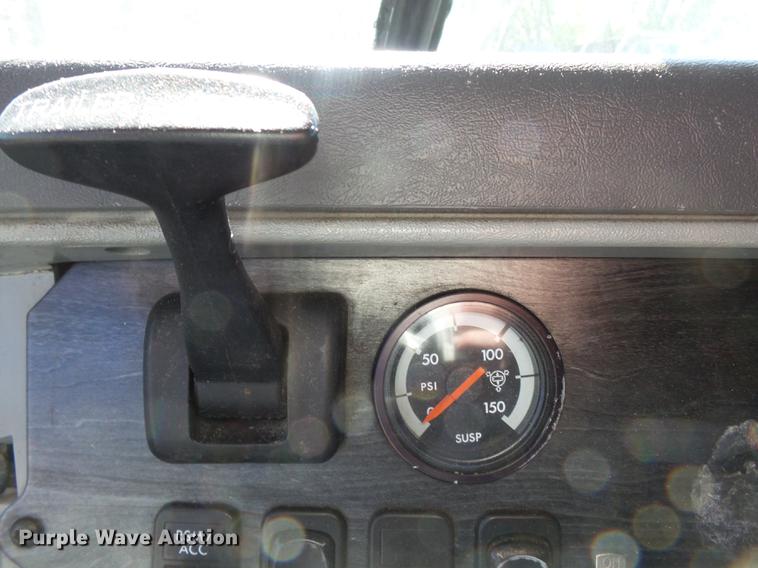 image for item DD2484 2006 Freightliner Columbia semi truck