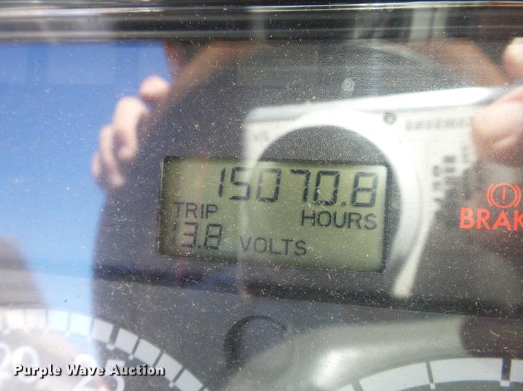 image for item DD2484 2006 Freightliner Columbia semi truck