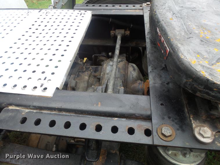 image for item DD2486 2002 International Eagle 9900i semi truck