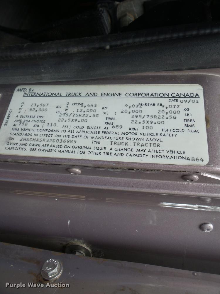 image for item DD2486 2002 International Eagle 9900i semi truck